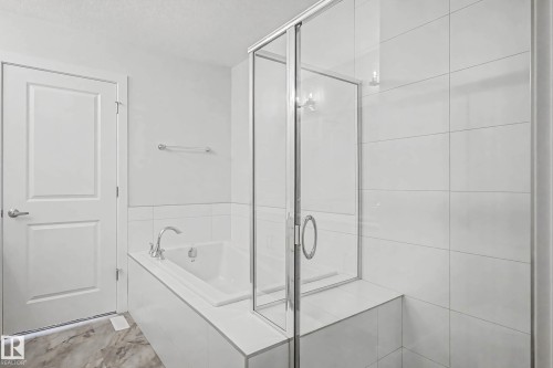 6923 51 Avenue, Beaumont, AB - Indoor Photo Showing Bathroom