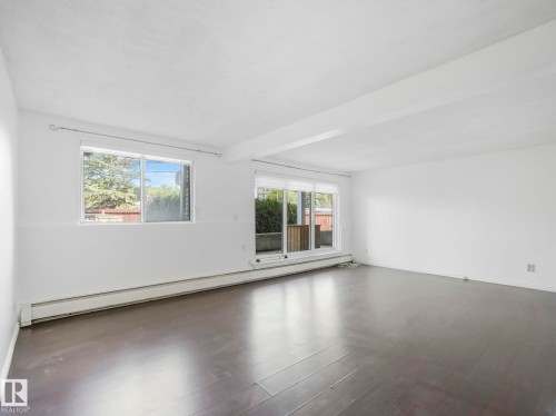125 4404 122 Street, Edmonton, AB - Indoor Photo Showing Living Room