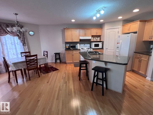 20707 56 Avenue, Edmonton, AB - Indoor