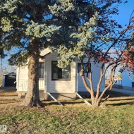 4928 55 Avenue  Viking, AB T0B 4N0