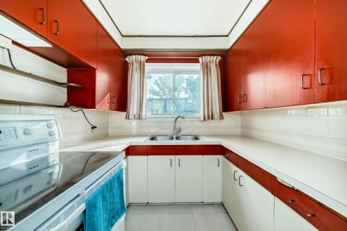 11233 95 Street, Edmonton, AB - Indoor Photo Showing Kitchen With Double Sink