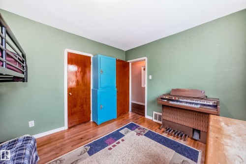11233 95 Street, Edmonton, AB - Indoor