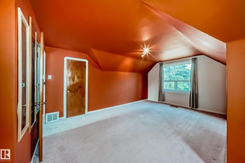 11233 95 Street, Edmonton, AB - Indoor Photo Showing Other Room