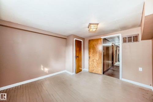 11233 95 Street, Edmonton, AB - Indoor Photo Showing Other Room