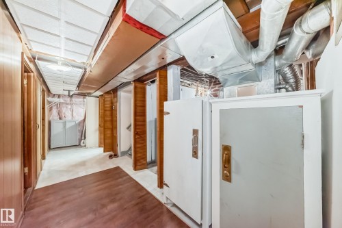 11233 95 Street, Edmonton, AB - Indoor Photo Showing Other Room