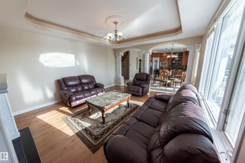 13527 158 Avenue, Edmonton, AB - Indoor Photo Showing Living Room