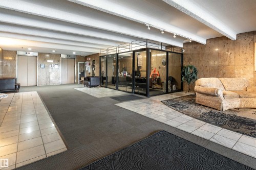 1812 9918 101 Street, Edmonton, AB - Indoor