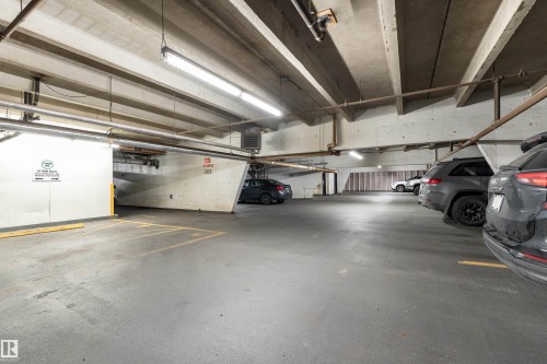 1812 9918 101 Street, Edmonton, AB - Indoor Photo Showing Garage