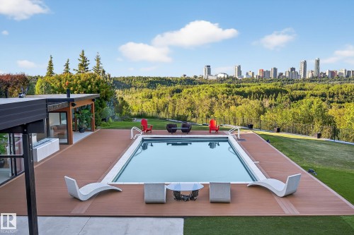 13758 Valleyview Drive, Edmonton, AB - Outdoor