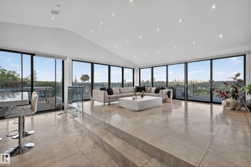 13758 Valleyview Drive, Edmonton, AB - Indoor