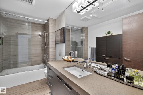 13758 Valleyview Drive, Edmonton, AB - Indoor Photo Showing Bathroom