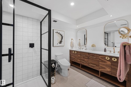 701 11503 100 Avenue, Edmonton, AB - Indoor Photo Showing Bathroom