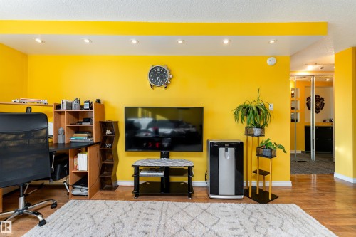604 9028 Jasper Avenue, Edmonton, AB - Indoor