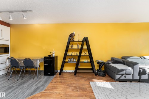 604 9028 Jasper Avenue, Edmonton, AB - Indoor