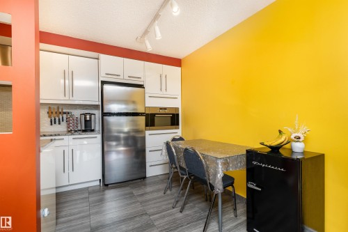 604 9028 Jasper Avenue, Edmonton, AB - Indoor Photo Showing Kitchen With Stainless Steel Kitchen