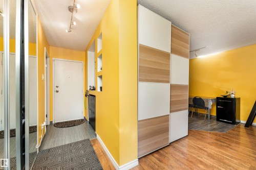 604 9028 Jasper Avenue, Edmonton, AB - Indoor Photo Showing Other Room
