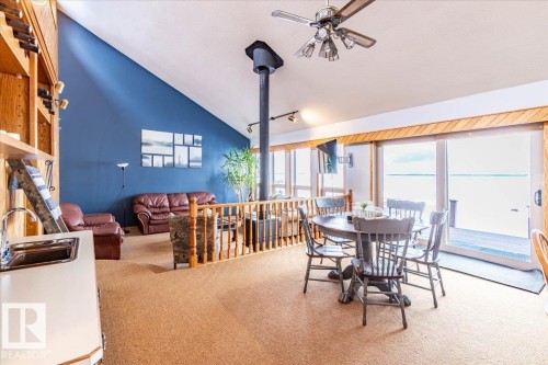 35 Lakeshore Dr, Rural Wetaskiwin County, AB - Indoor Photo Showing Dining Room