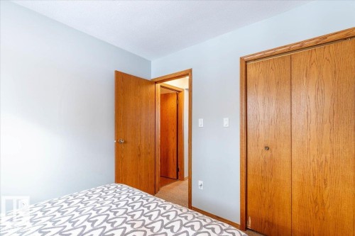 35 Lakeshore Dr, Rural Wetaskiwin County, AB - Indoor Photo Showing Bedroom