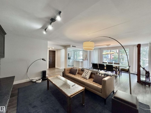 201 10010 119 Street Nw, Edmonton, AB - Indoor Photo Showing Living Room