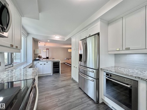 201 10010 119 Street Nw, Edmonton, AB - Indoor Photo Showing Kitchen With Upgraded Kitchen
