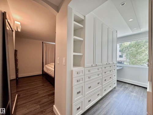 201 10010 119 Street Nw, Edmonton, AB - Indoor Photo Showing Other Room