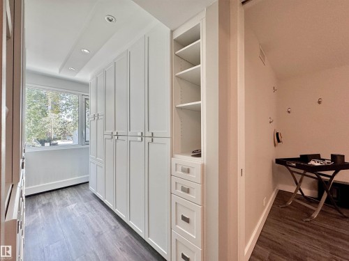 201 10010 119 Street Nw, Edmonton, AB - Indoor Photo Showing Other Room