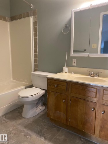 5424 55 Avenue, Wetaskiwin, AB - Indoor Photo Showing Bathroom