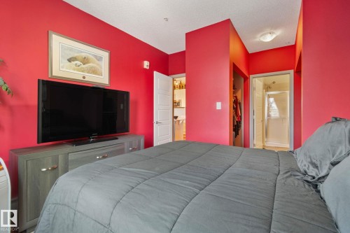 404 1144 Adamson Drive, Edmonton, AB - Indoor Photo Showing Bedroom