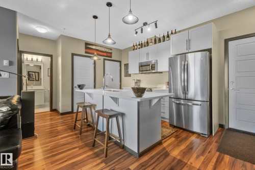 404 1144 Adamson Drive, Edmonton, AB - Indoor Photo Showing Kitchen With Stainless Steel Kitchen With Upgraded Kitchen