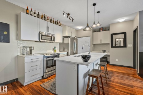 404 1144 Adamson Drive, Edmonton, AB - Indoor Photo Showing Kitchen With Stainless Steel Kitchen With Upgraded Kitchen