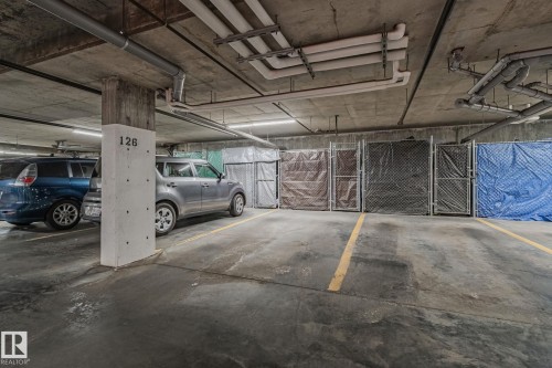 404 1144 Adamson Drive, Edmonton, AB - Indoor Photo Showing Garage