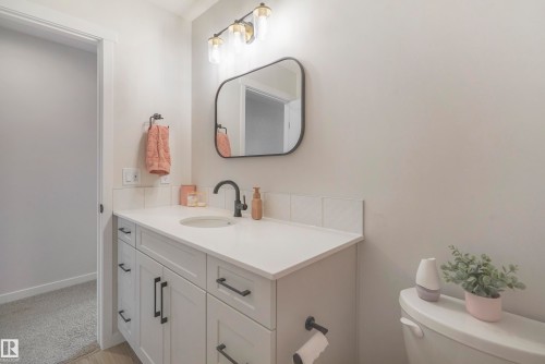 1138 Cy Becker Road, Edmonton, AB - Indoor Photo Showing Bathroom