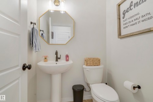 1138 Cy Becker Road, Edmonton, AB - Indoor Photo Showing Bathroom
