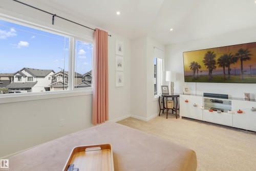 1138 Cy Becker Road, Edmonton, AB - Indoor