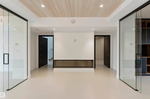 8915 Strathearn Drive, Edmonton, AB - Indoor Photo Showing Other Room