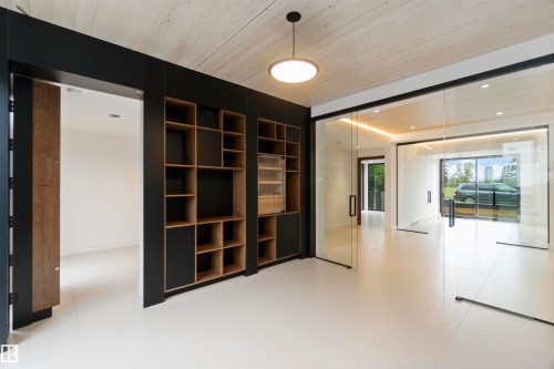 8915 Strathearn Drive, Edmonton, AB - Indoor Photo Showing Other Room