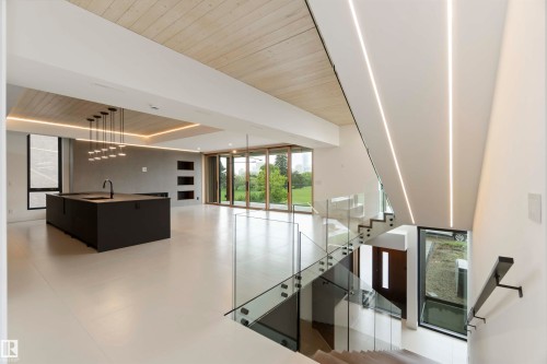 8915 Strathearn Drive, Edmonton, AB - Indoor Photo Showing Other Room