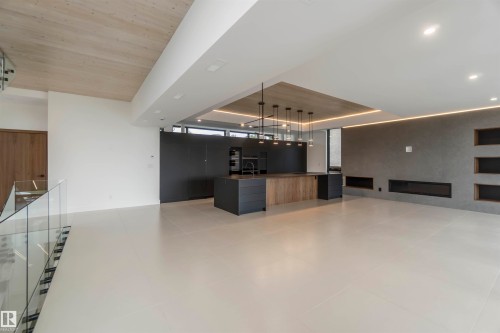 8915 Strathearn Drive, Edmonton, AB - Indoor Photo Showing Other Room