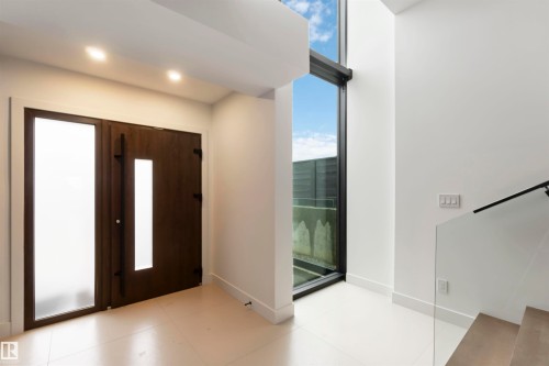 8915 Strathearn Drive, Edmonton, AB - Indoor Photo Showing Other Room