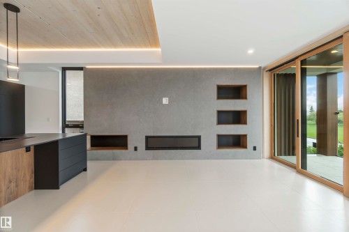 8915 Strathearn Drive, Edmonton, AB - Indoor