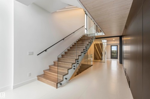 8915 Strathearn Drive, Edmonton, AB - Indoor Photo Showing Other Room