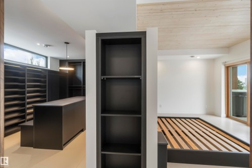 8915 Strathearn Drive, Edmonton, AB - Indoor Photo Showing Other Room