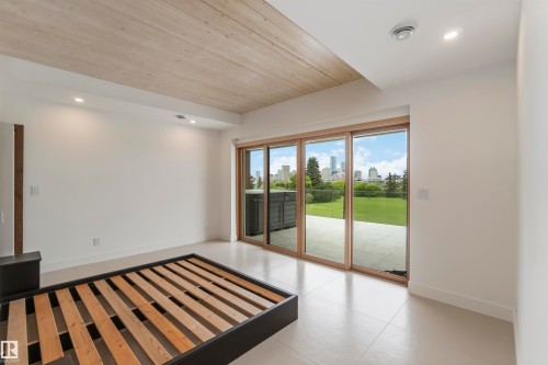 8915 Strathearn Drive, Edmonton, AB - Indoor Photo Showing Other Room