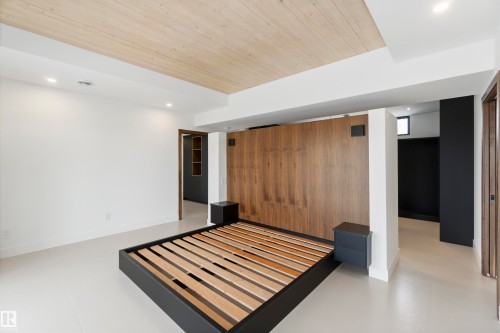 8915 Strathearn Drive, Edmonton, AB - Indoor