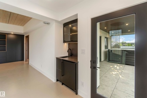 8915 Strathearn Drive, Edmonton, AB - Indoor Photo Showing Other Room