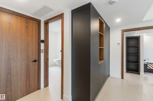 8915 Strathearn Drive, Edmonton, AB - Indoor Photo Showing Other Room