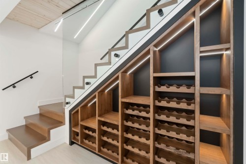 8915 Strathearn Drive, Edmonton, AB - Indoor