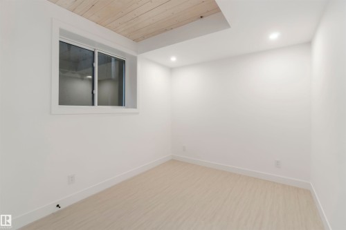 8915 Strathearn Drive, Edmonton, AB - Indoor Photo Showing Other Room