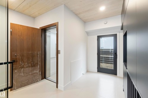 8915 Strathearn Drive, Edmonton, AB - Indoor Photo Showing Other Room