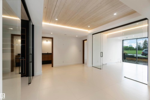 8915 Strathearn Drive, Edmonton, AB - Indoor Photo Showing Other Room